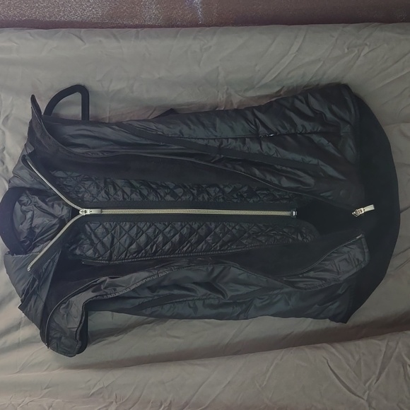 LULULEMON RUNNING VEST WITH DETACHABLE HOOD - LIKE NEW CONDITION SIZE: 4 - Picture 8 of 8